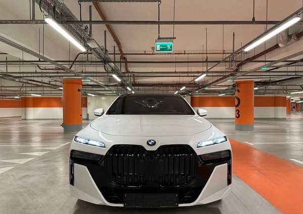 BMW Seria 7 cena 689000 przebieg: 4151, rok produkcji 2023 z Toruń małe 562